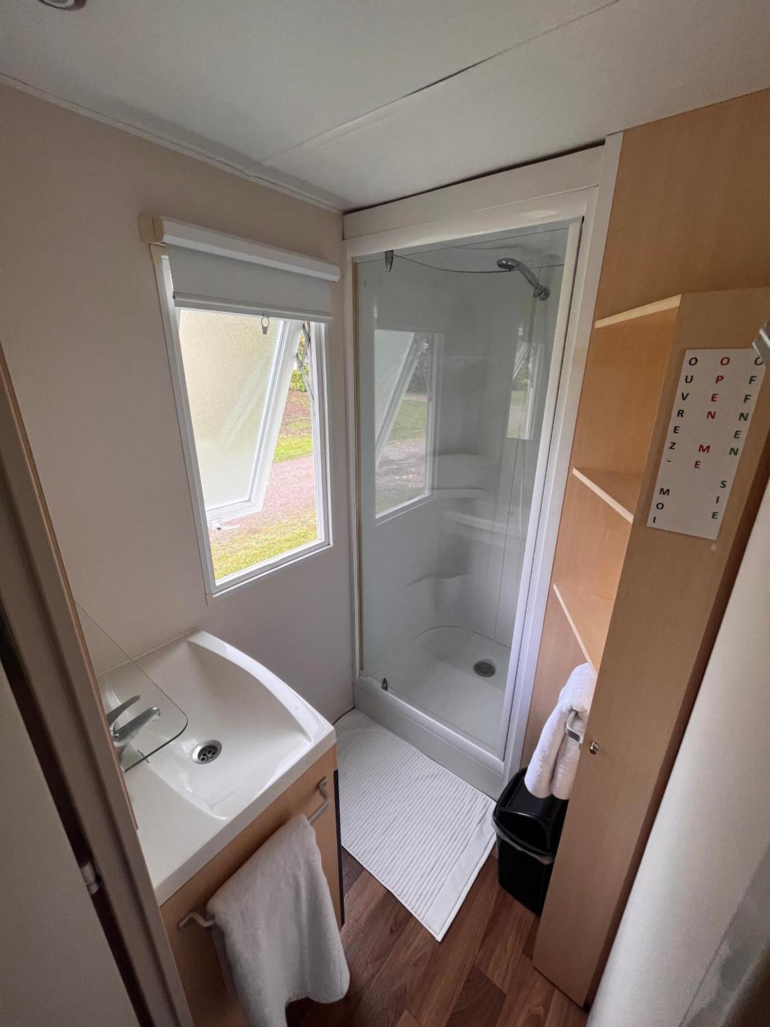 Les Pinots D'Alsace - 3 Bungalows Climatises Avec Tv - Proche Europa Park Boofzheim Habitación foto